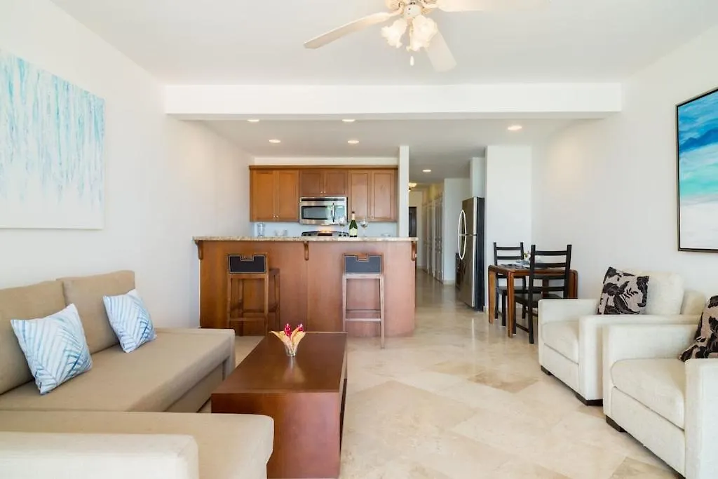 New Listing La Vista Azul Spacious 1 Bedroom Condo Turtle Cove 公寓